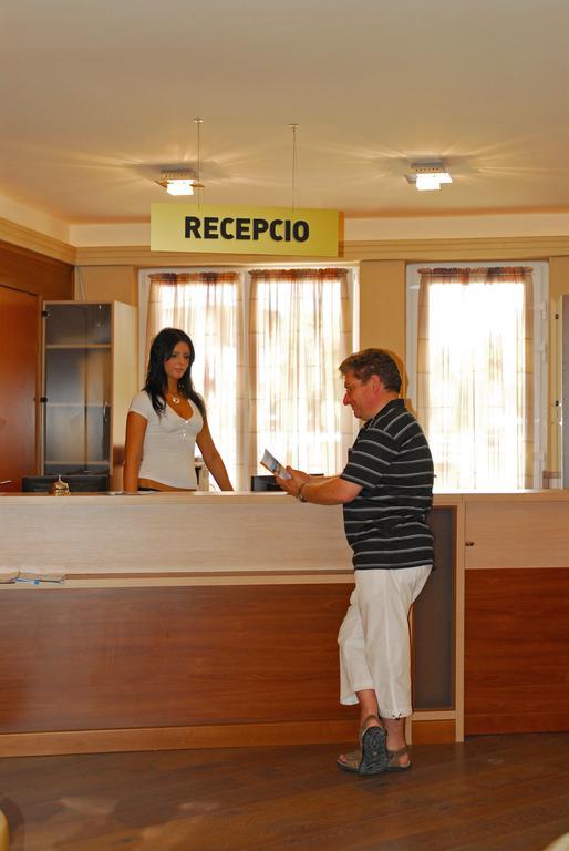 Panorama Wellness Apartman Hotel Hajduszoboszlo Ngoại thất bức ảnh